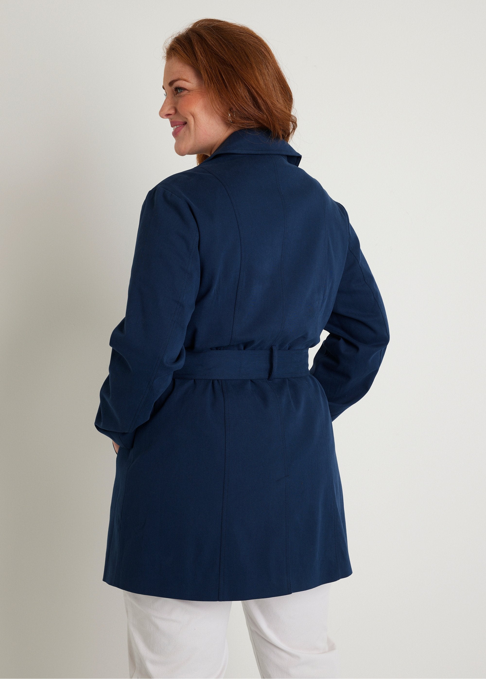 Trench_corto_a_doppio_petto_blu_navy_DO1_curvy