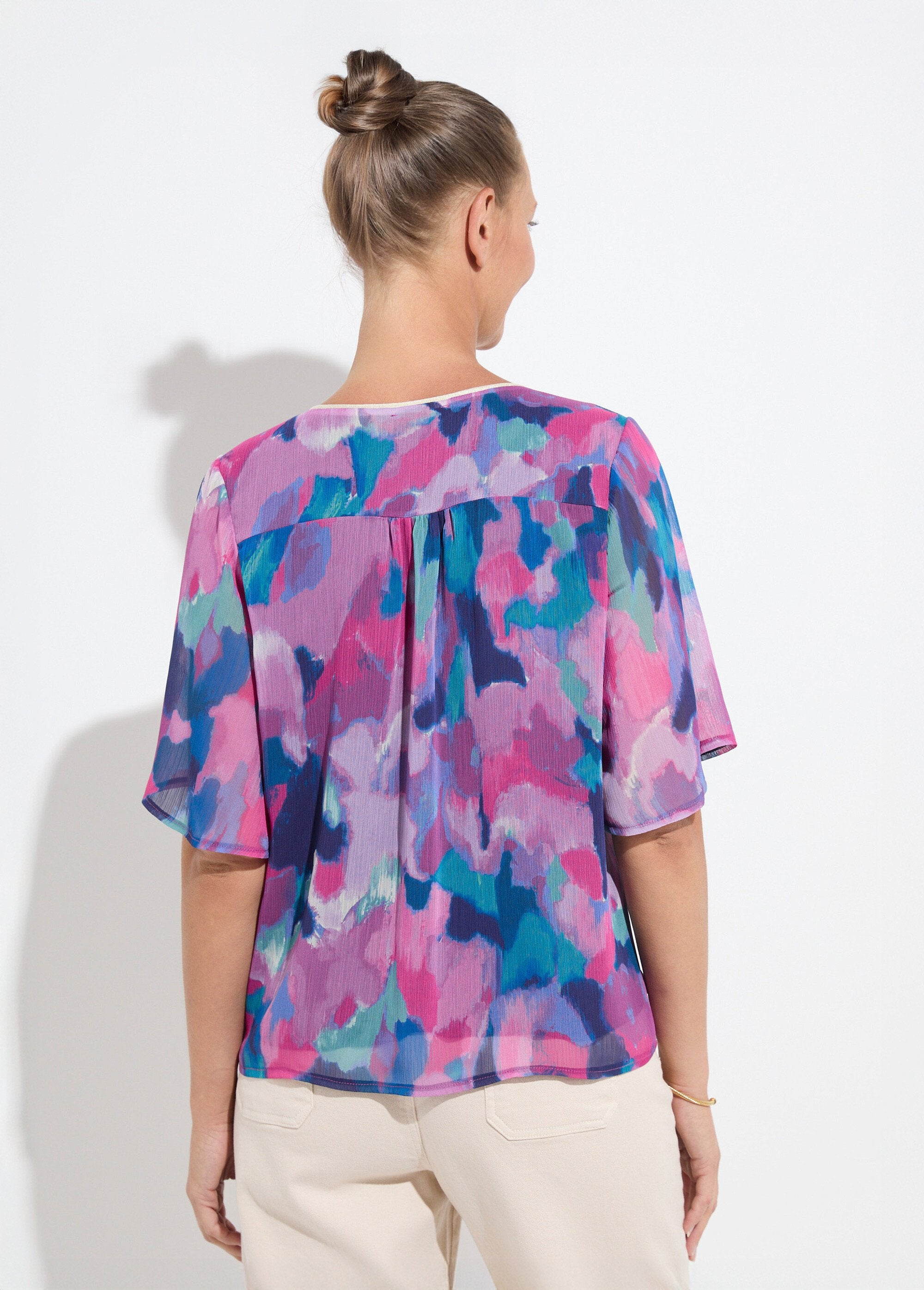 Tunica_in_voile_stampato_con_scollo_a_V_e_vestibilità_ampia_Multicolore_DO1_slim