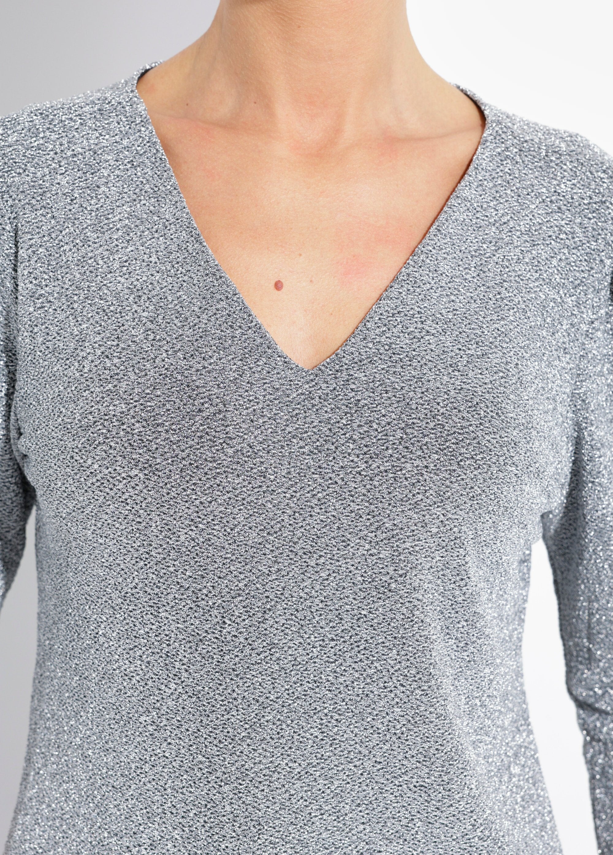 Tunica_chic_in_maglia_metallizzata_con_scollo_a_V_Argent_DE1_slim
