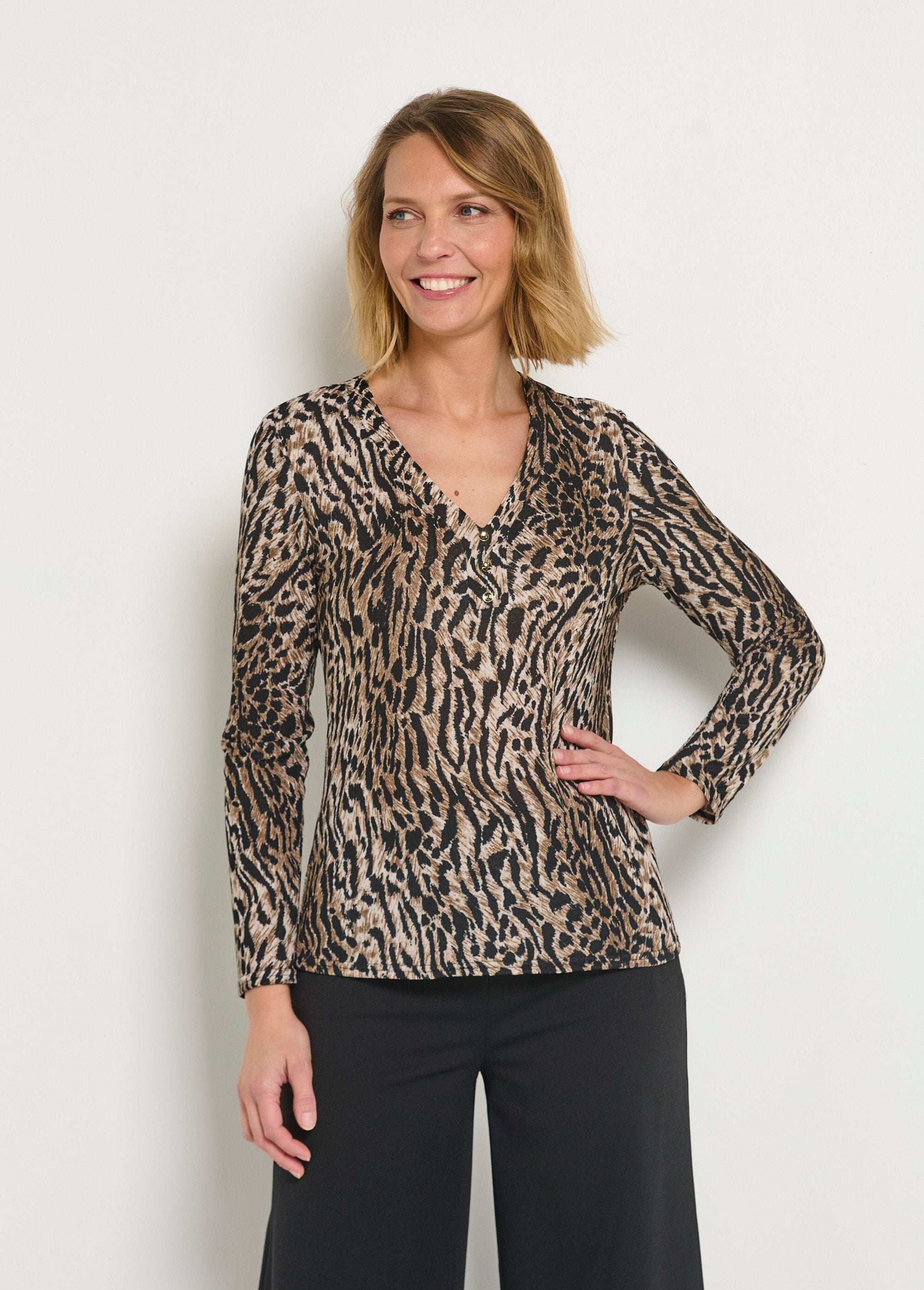 Tunica_in_maglia_con_scollo_a_V_e_stampa_animalier_Animalier_FA1_slim