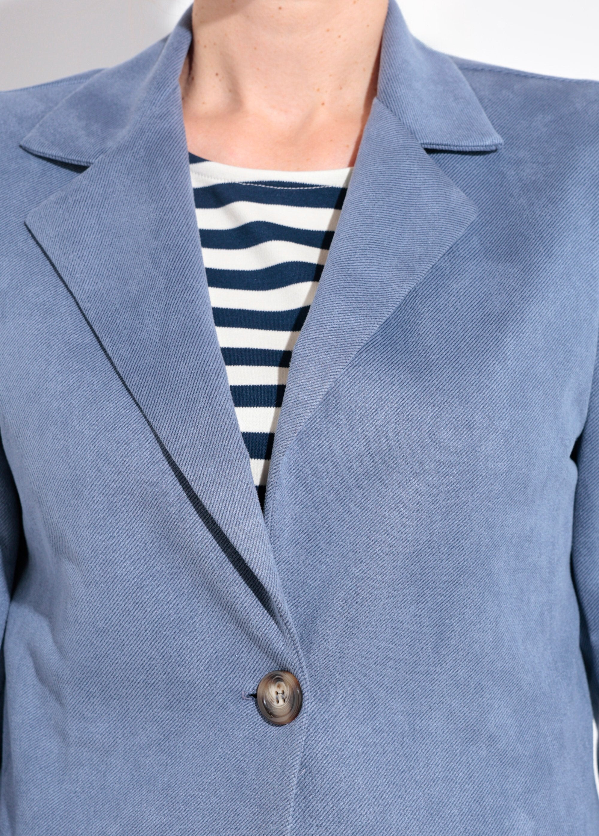 Giacca_con_collo_a_1_bottone_in_morbido_twill_Bleu_DE1_slim