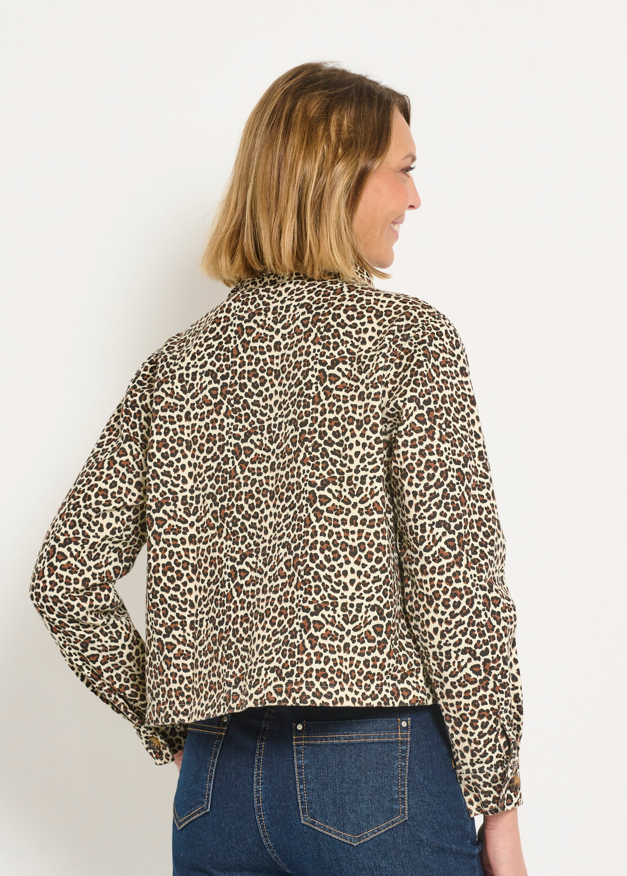 Giacca_corta_in_tela_leopardata_Leopard_DO1_slim