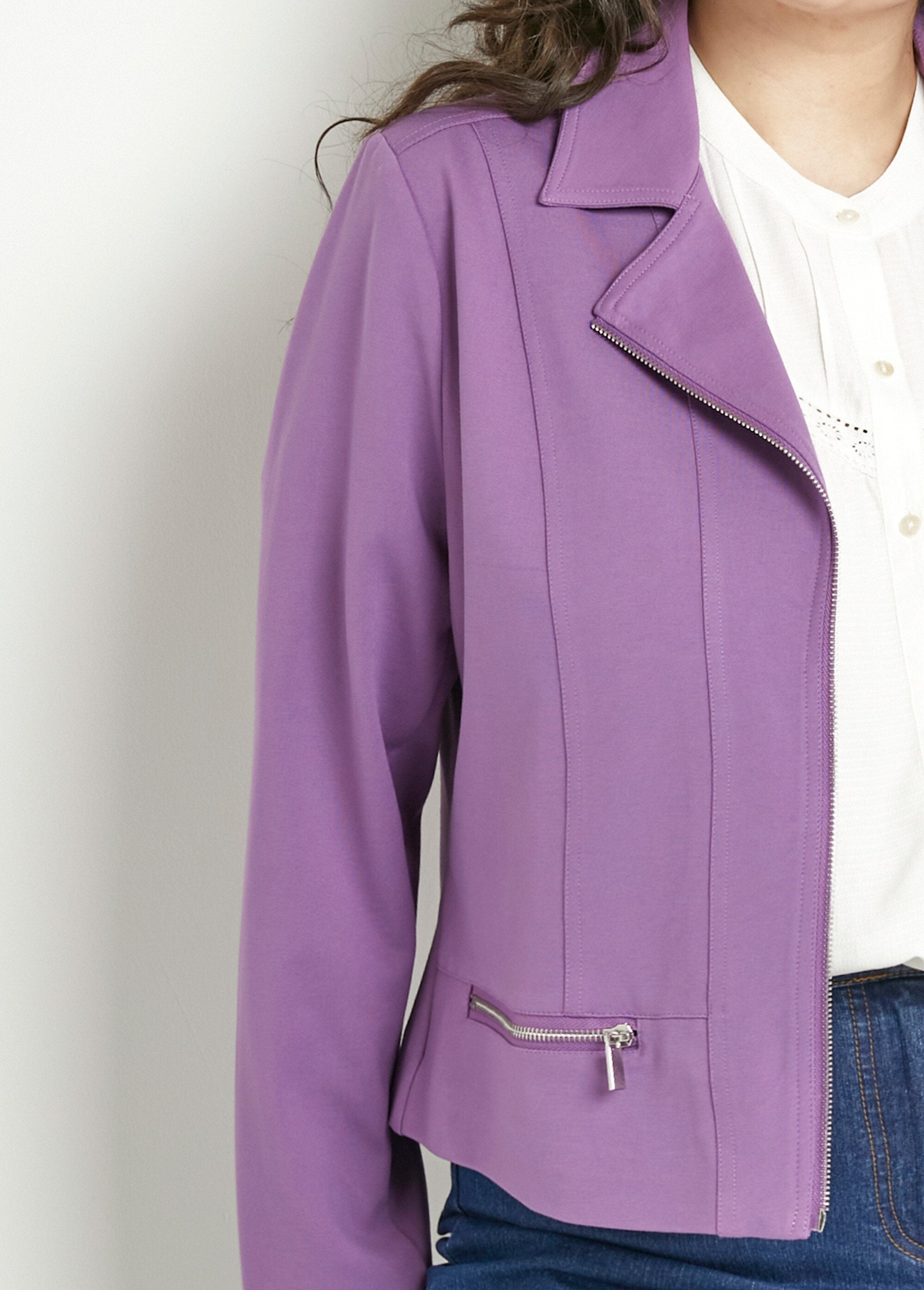 Giacca_corta_con_zip_dritta_in_maglia_Milano_Violet_DE1_curvy