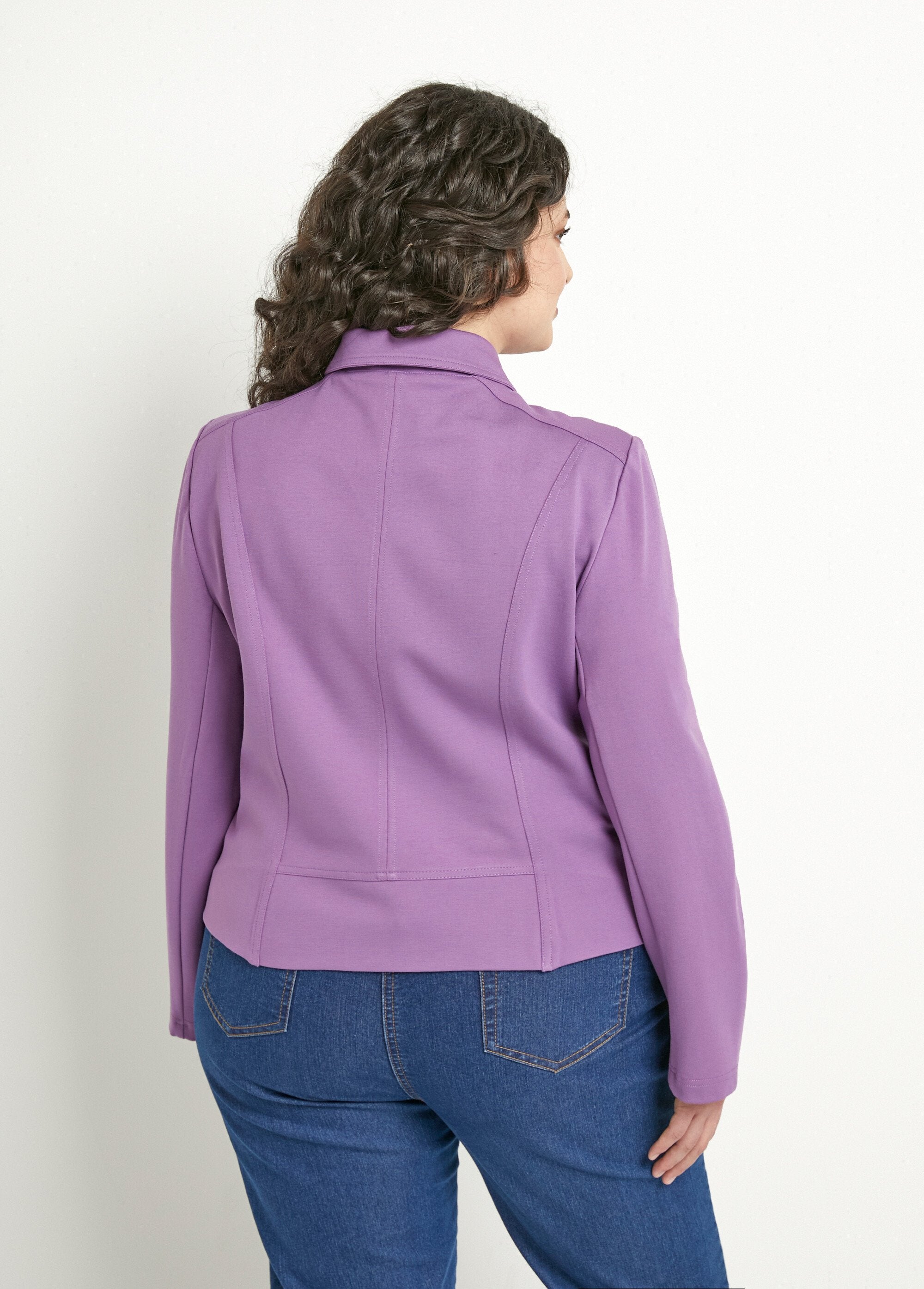 Giacca_corta_con_zip_dritta_in_maglia_Milano_Violet_DO1_curvy