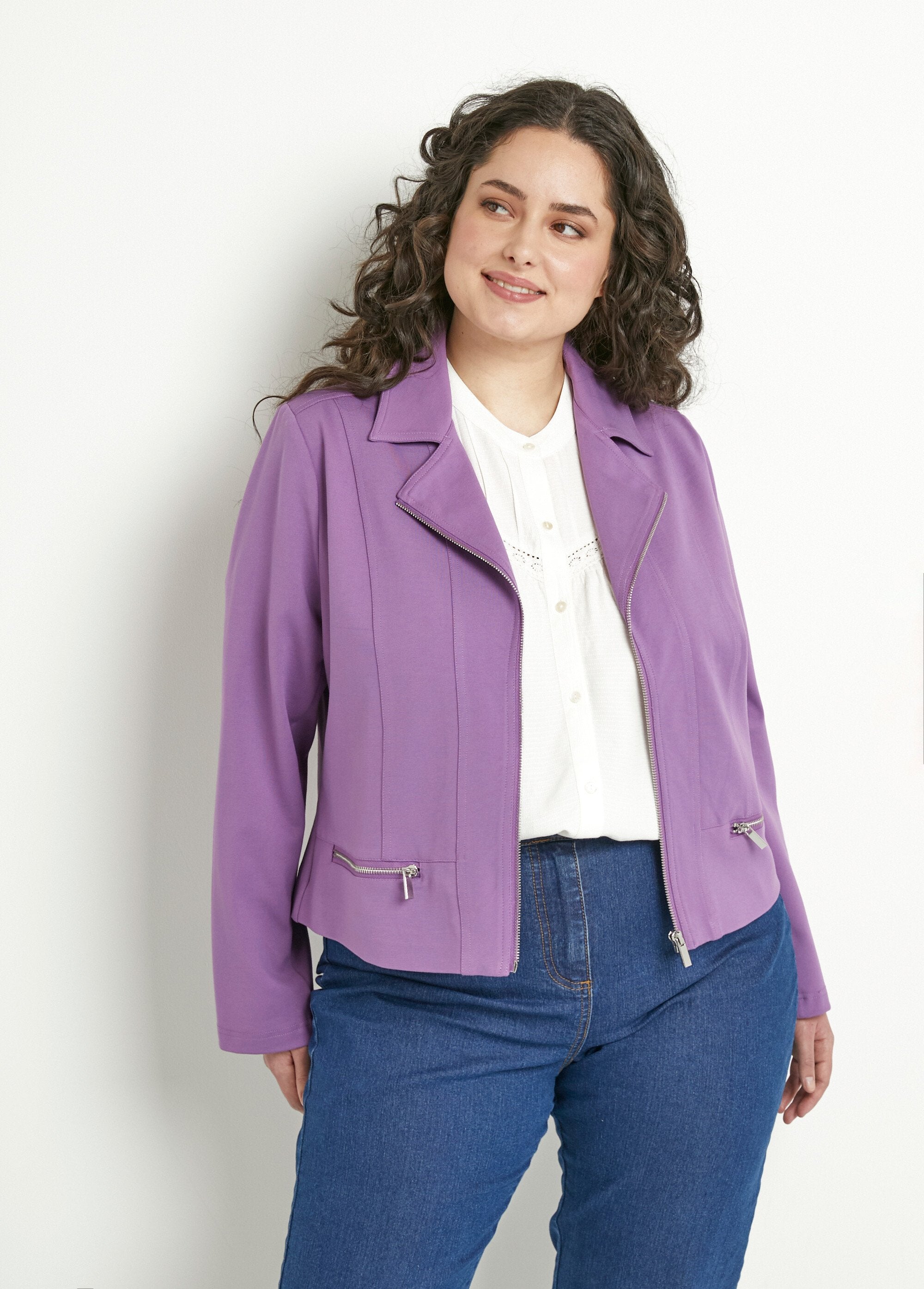 Giacca_corta_con_zip_dritta_in_maglia_Milano_Violet_FA1_curvy