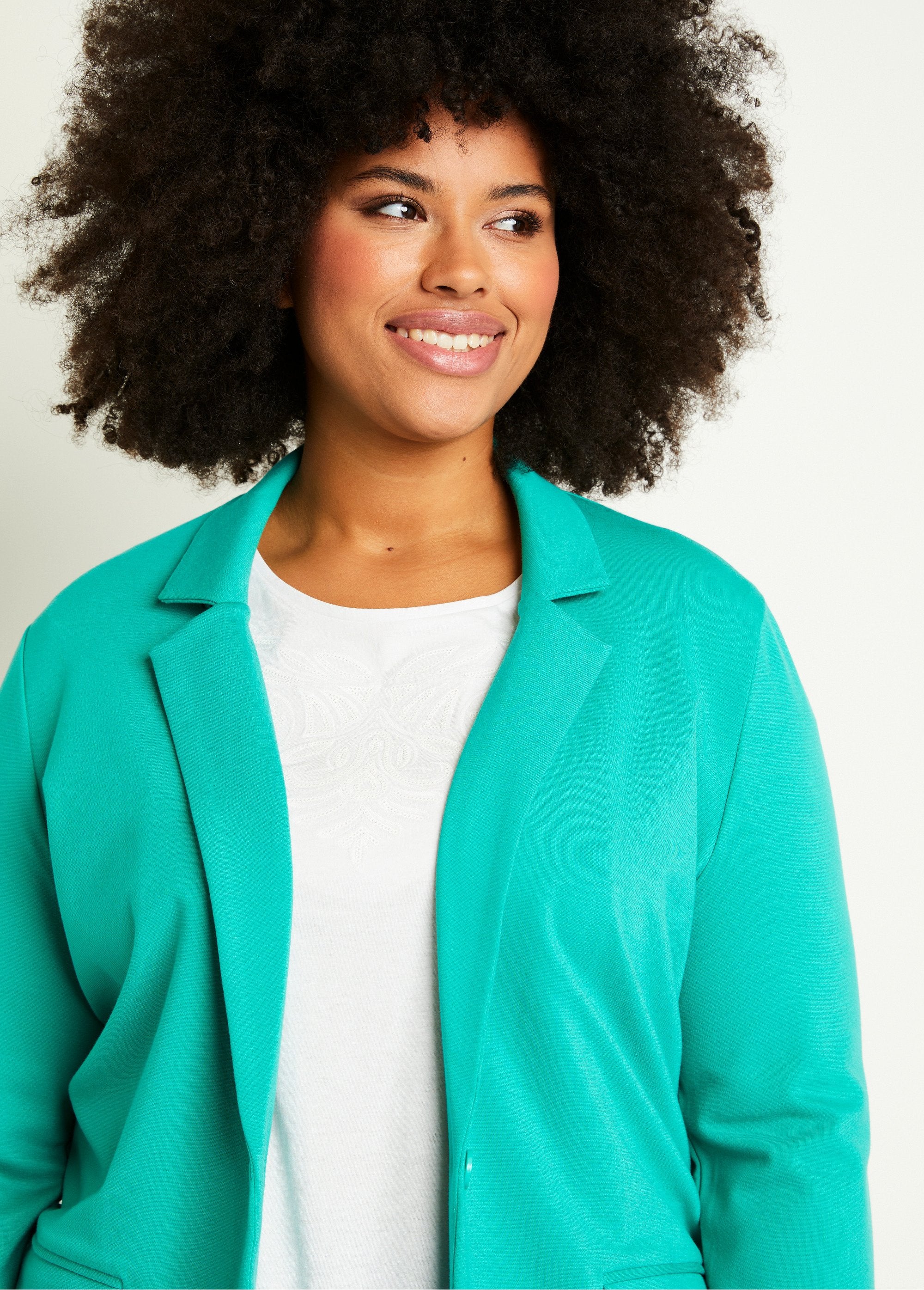 Giacca_button-down_in_maglia_Verde_DE1_curvy