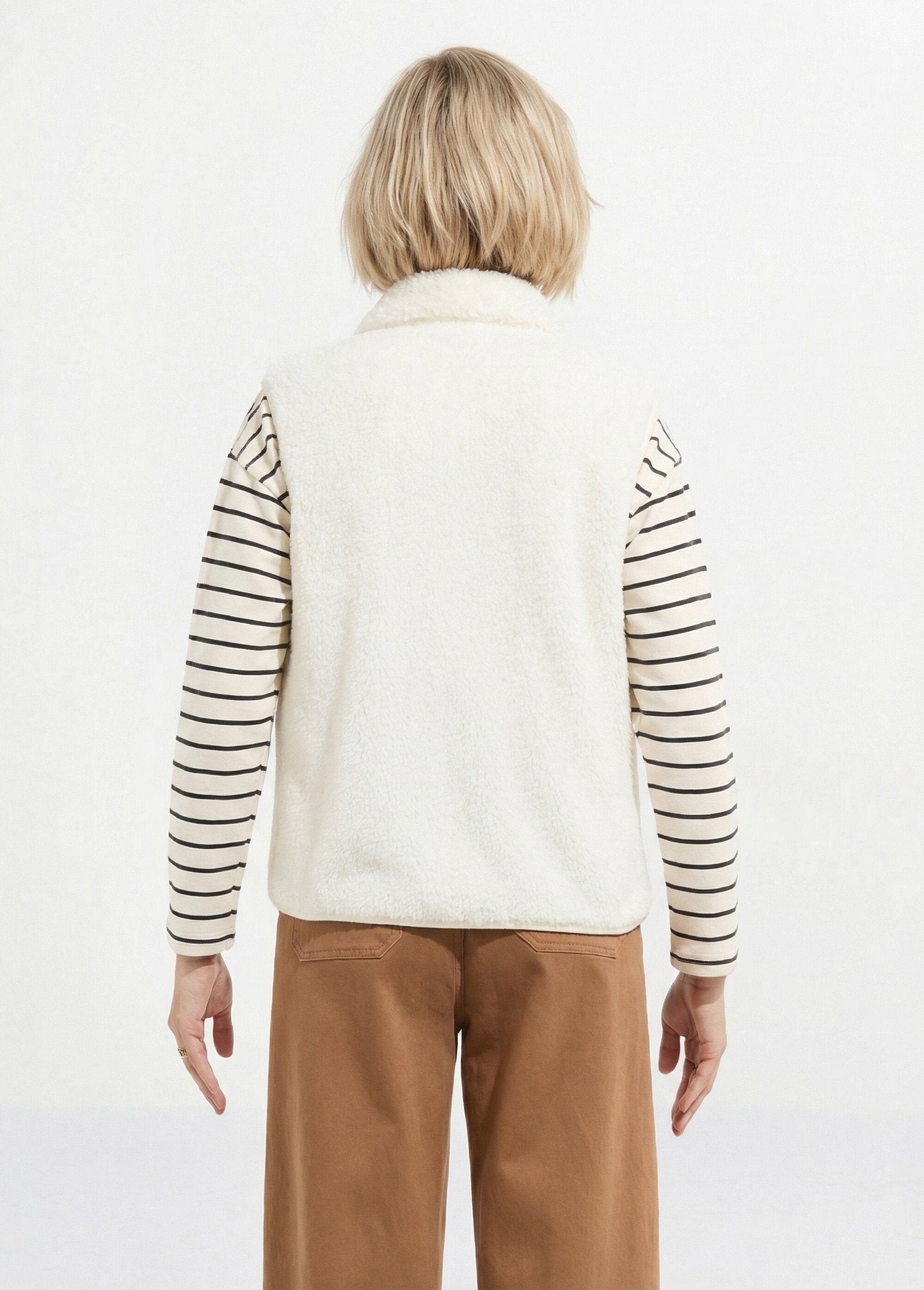 Giacca_in_pelliccia_sintetica_senza_maniche_con_collo_alto_Ecru_DO1_slim