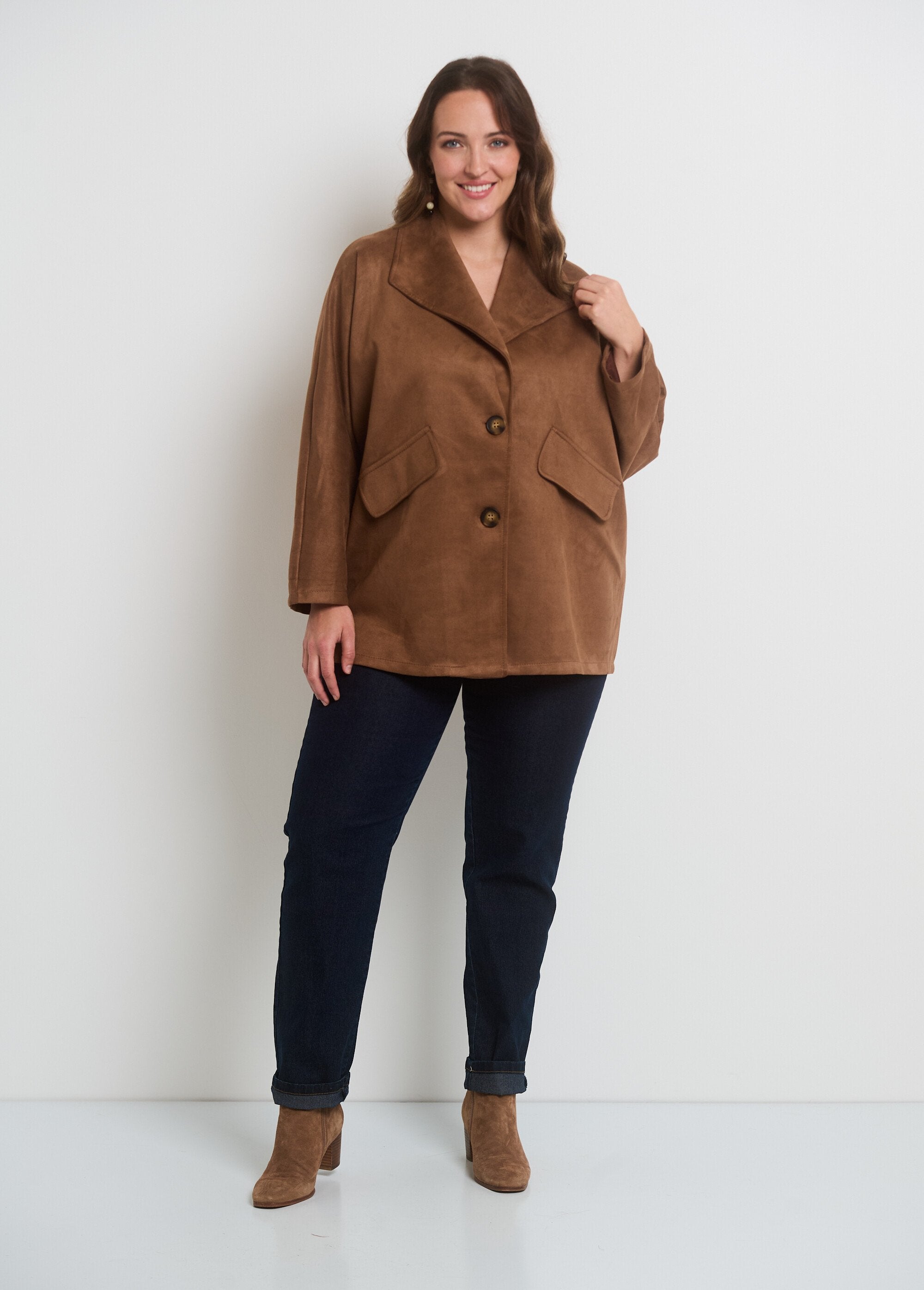 Veste_longue_col_tailleur_en_suédine_Beige_SF1_curvy