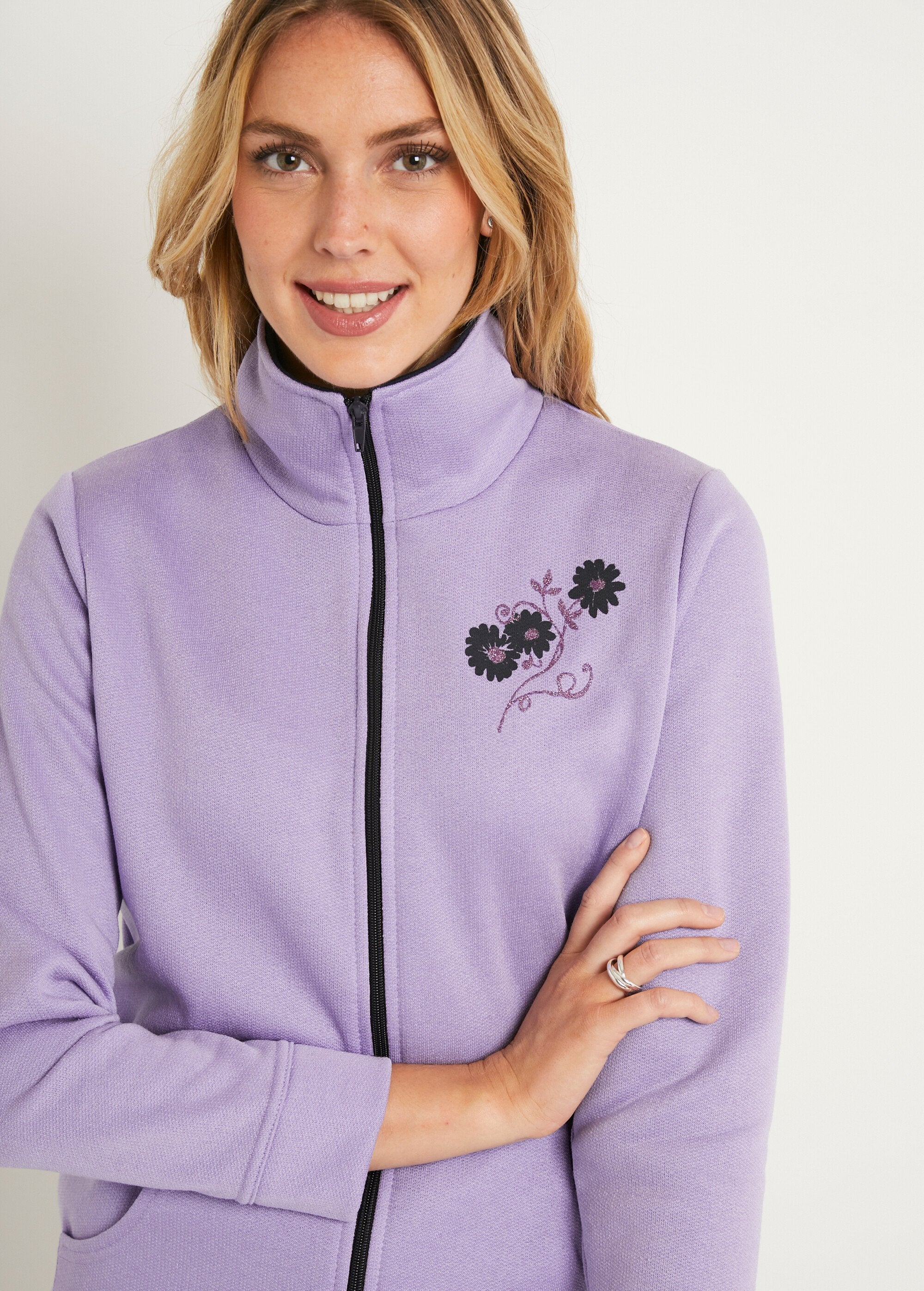 Giacca_in_pile_ricamata_con_zip_Lilas_et_marine_DE1_slim