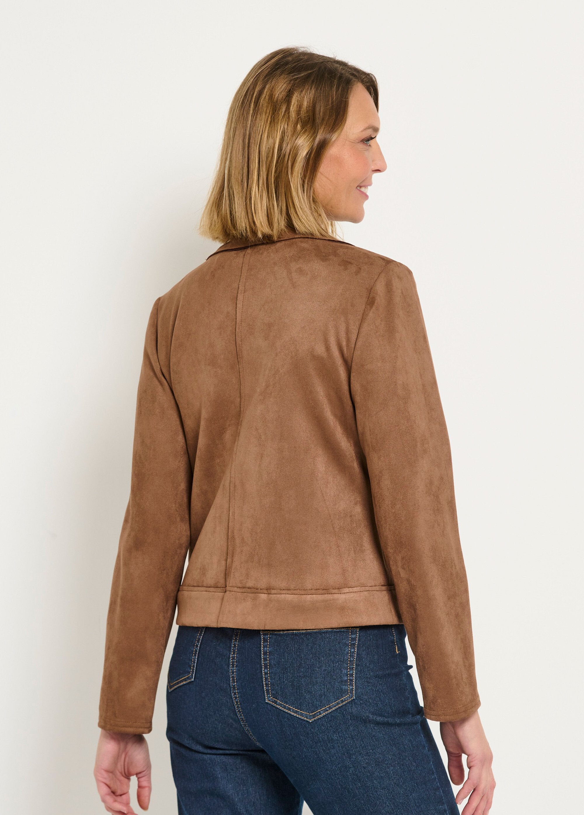 Giacca_biker_corta_con_zip_in_pelle_scamosciata_Camel_DO1_slim