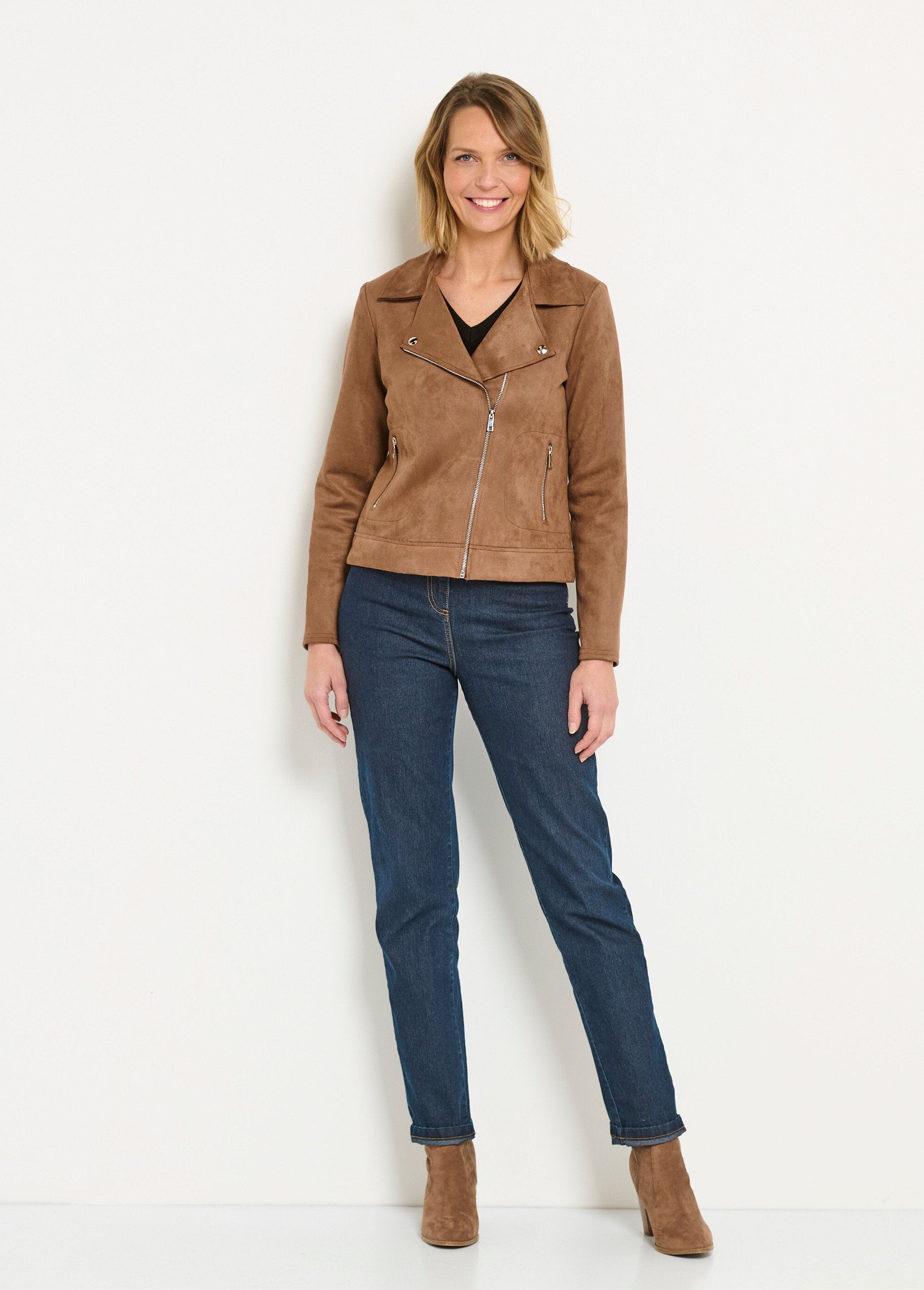 Giacca_biker_corta_con_zip_in_pelle_scamosciata_Camel_SF1_slim