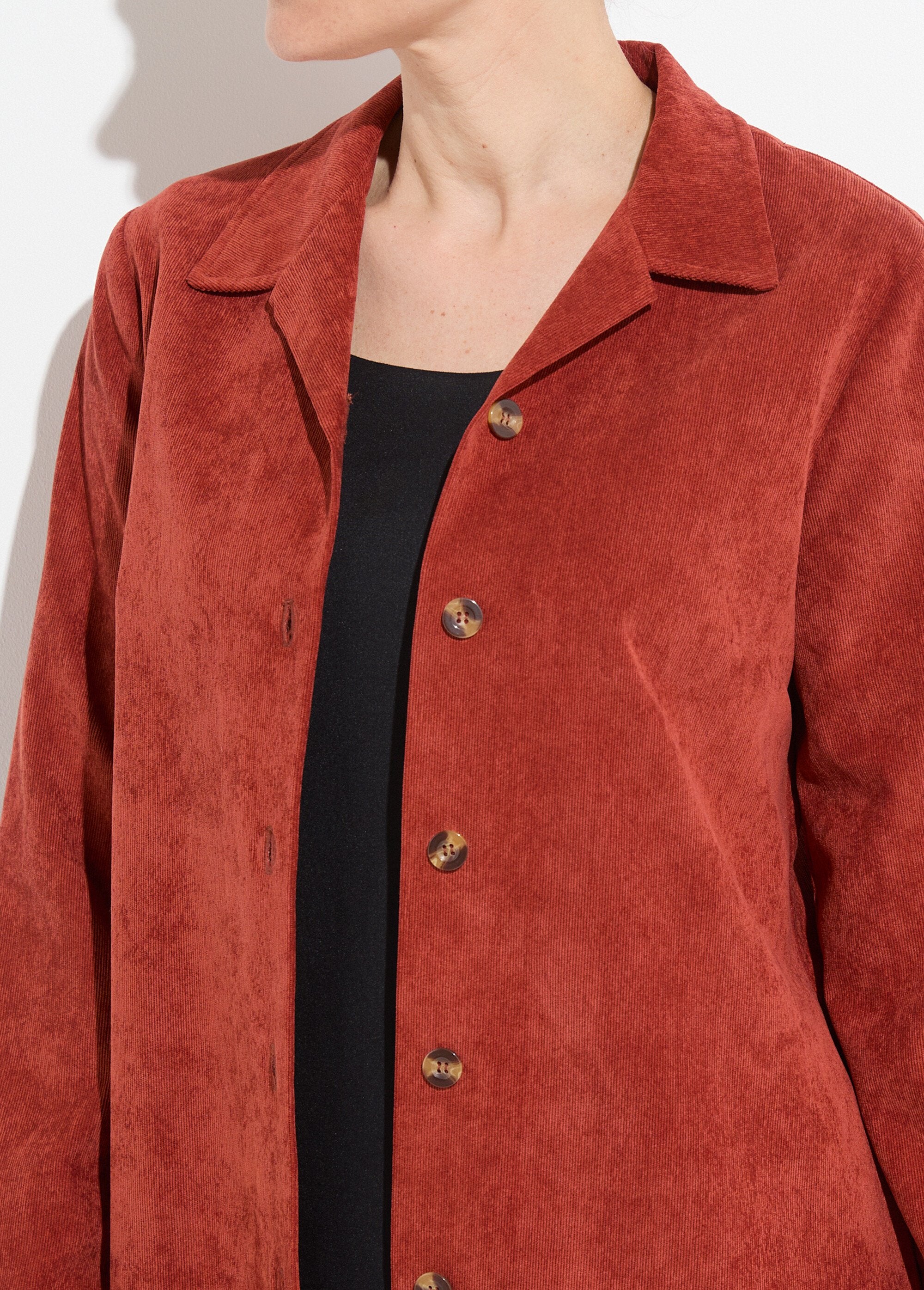 Giacca_overhirt_in_velluto_Milleraies_con_collo_sartoriale_Epice_DE1_slim