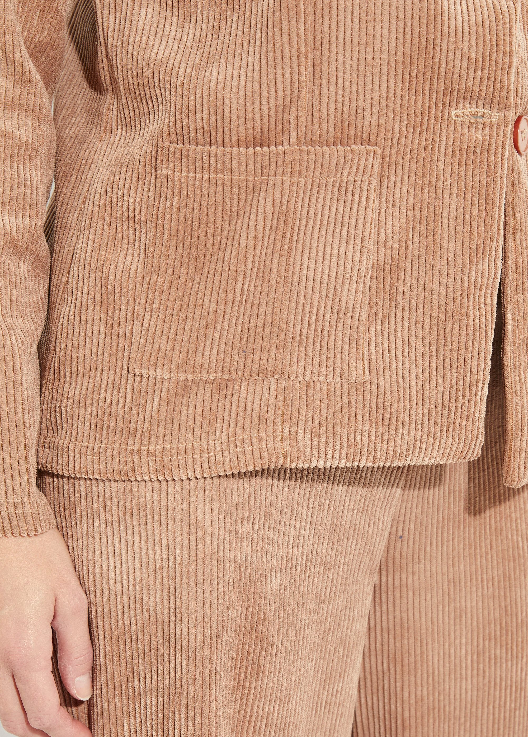 Giacca_in_velluto,_collo_sartoriale_Camel_DE2_slim